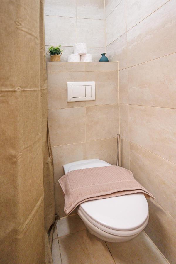 Cozy Market-Square Retreat Located In The Heart Of The 10Th District Wien Eksteriør bilde