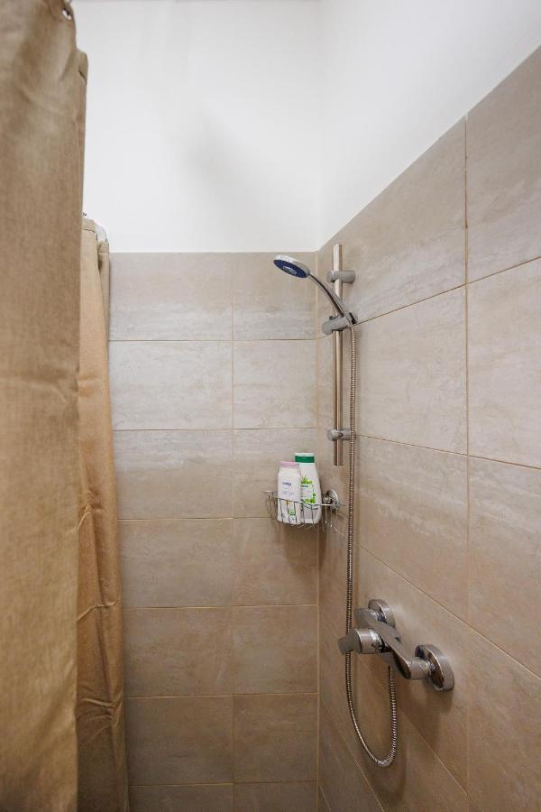 Cozy Market-Square Retreat Located In The Heart Of The 10Th District Wien Eksteriør bilde